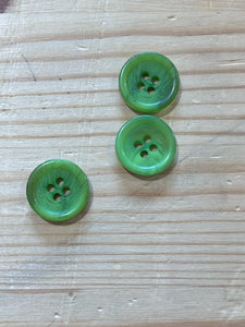 02-2430 End of line  Green Horn Button 28L x 3