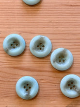 Load image into Gallery viewer, 09-4008 Dish Coat Button - 40L