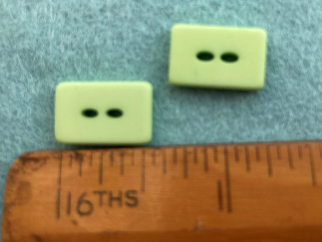 03-2116  Pale Green Rectangle Button - 28L