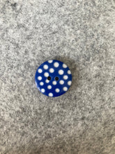 Load image into Gallery viewer, 100-008 Spotty Button - 28L