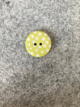 Load image into Gallery viewer, 100-008 Spotty Button - 28L