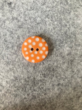 Load image into Gallery viewer, 100-008 Spotty Button - 28L