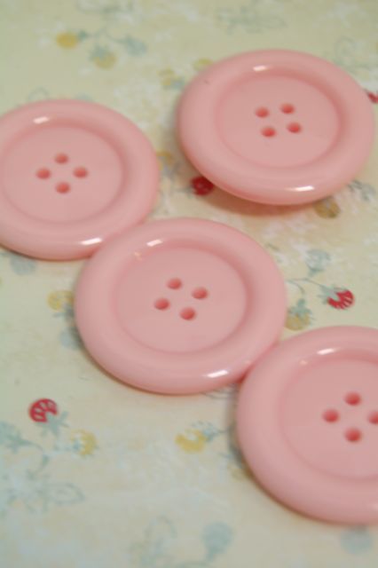 32-8425  Ring Edge Button - Pale Pink