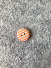 Load image into Gallery viewer, 40-52232 Stripy Button - 20L