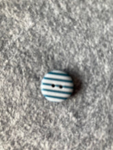 Load image into Gallery viewer, 40-52232 Stripy Button - 20L