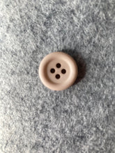 Load image into Gallery viewer, 40-18803 Simple Ring Edge Button - 28L