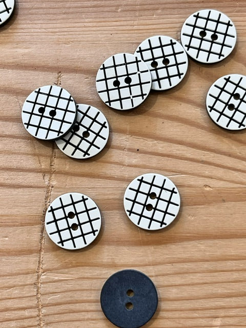 02-2561  End of Line  Black and White Grid  Button - 24L