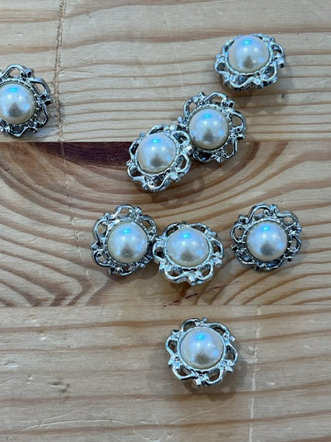 02-2572 End of Line Decorative Inset Pearl Design Button - 28L – Button ...