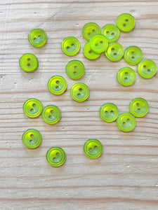 27-M124  Spring Green Button - 18L x 10