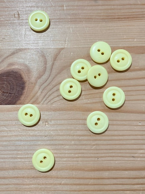 27-M135 Lemon Button 24L x 10 – Button-Company