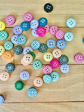 Load image into Gallery viewer, 40-50071 Gingham Button - 20L
