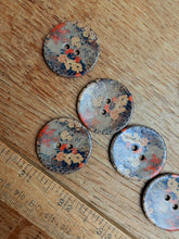 Load image into Gallery viewer, 63-A3381 - 48L (30mm) Faded Floral Coconut Button x 1
