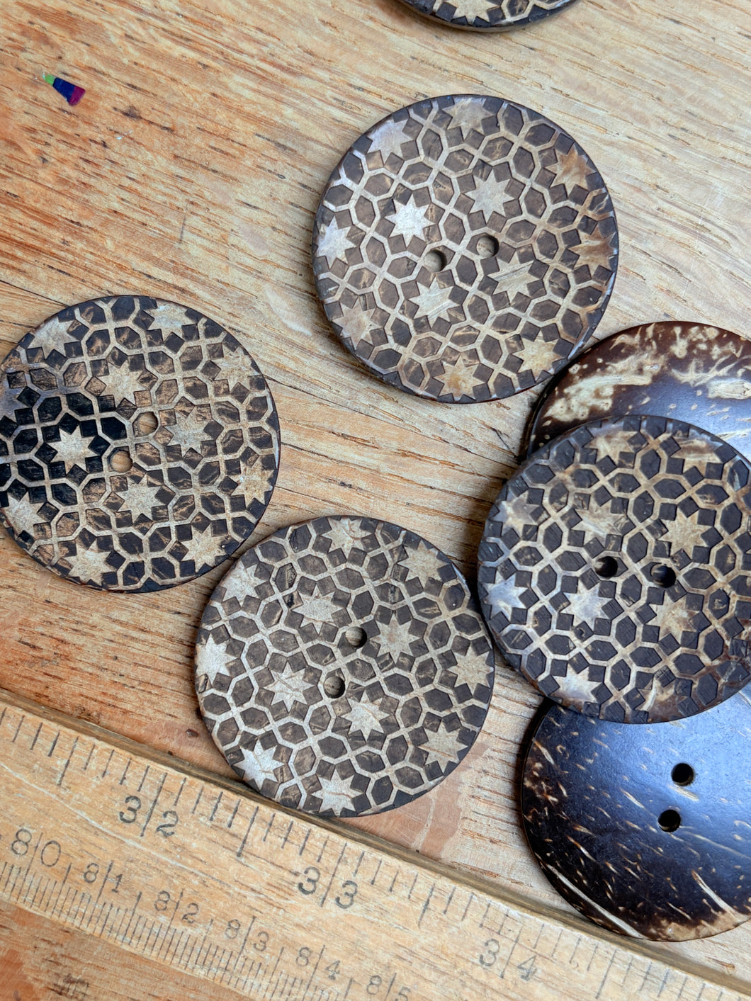 63-61661 - 64L (40mm) Eastern Tiles Coconut Button x 1