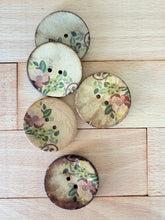 Load image into Gallery viewer, 70-1046A - 64L (40mm) Pretty Floral Coconut Button x 1
