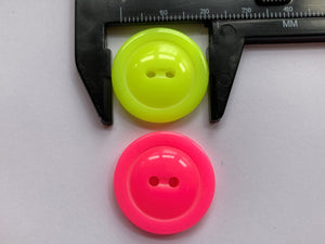 03-2151 Flourescent coloured  Button  - 36L - Pink