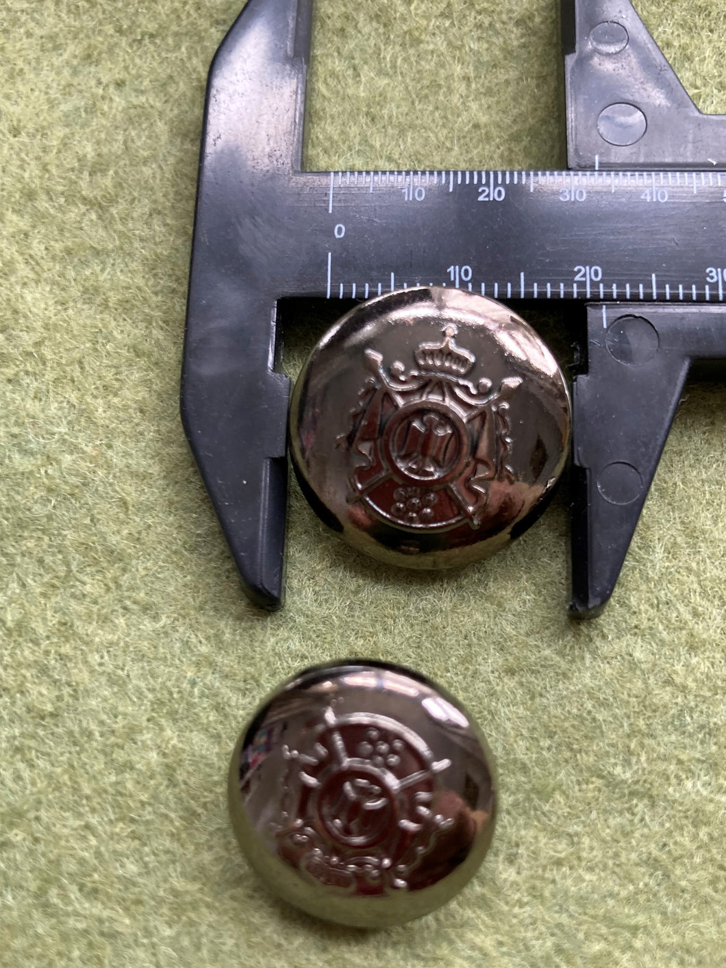 03-2157 Nickel Shank Blazer Button with insignia  - 32L