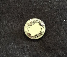 Load image into Gallery viewer, 14-04121 Silver on Enamel Shank  Button  - 18L
