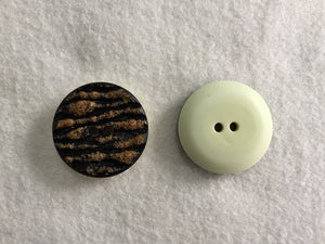 08-B900 Brown Coat  Button - 44L