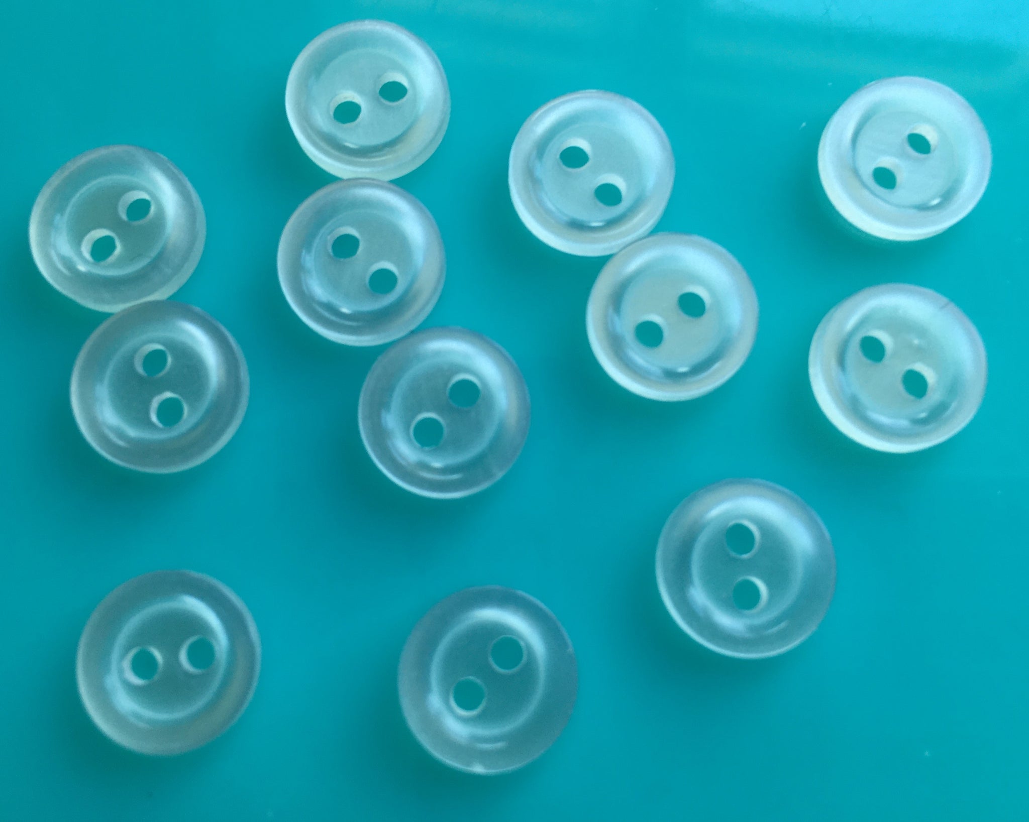 08-H001 Ring Edge Semi Translucent Button - 16L x 10 – Button-Company