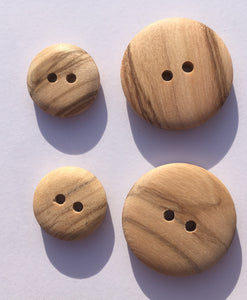 08-M220 Olive Wood Smartie Button - Defined Grain - 24L - ECO!