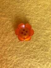 Load image into Gallery viewer, 40-12933 Pearl Flower Button - 28L
