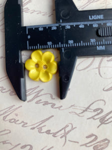 03-2127 Nylon Flower Button - 24L - Yellow