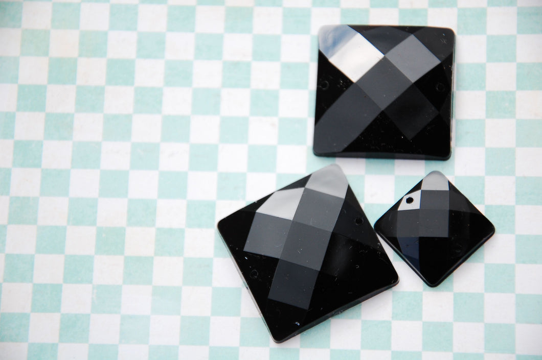 14-04020 Sew-On Square Faceted Gem 20 x 20mm - Black