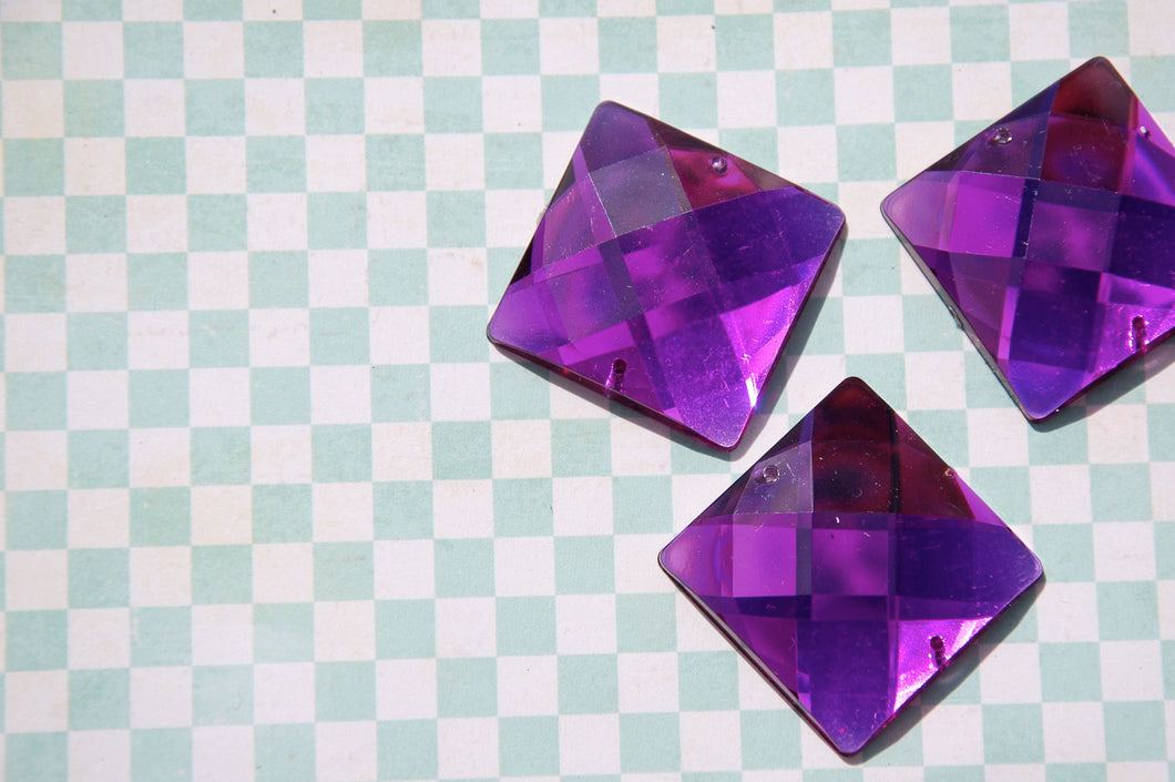 14-04020 Sew-On Square Faceted Gem 30 x 30mm - Purple