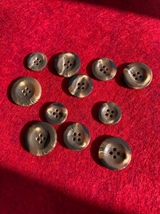 08-V5814 Brown Horn Jacket Button - 32L