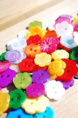 Flower Power  - Mixed Flower Buttons 50g Theme Bag